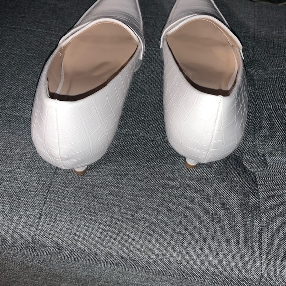 Journee Collection Celina Wide Width Kitten Heel - Picture 3 of 6